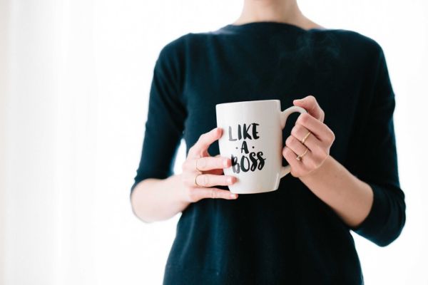 Ý nghĩa ngón tay đeo nhẫn của nữ theo phong thủy Ý nghĩa ngón tay đeo nhẫn của nữ theo phong thủy