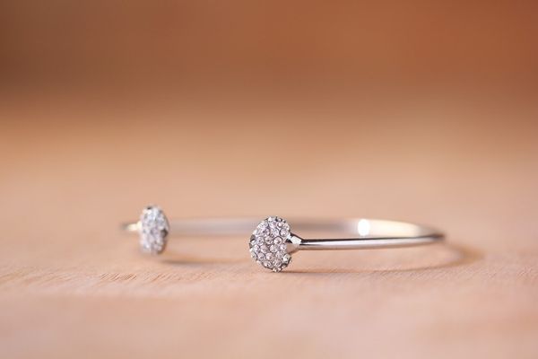 Titan và bạc cái nào đắt hơn: So sánh Titan và bạc chi tiết so sánh Titan và bạc