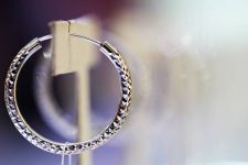 Titan và bạc cái nào đắt hơn: So sánh Titan và bạc chi tiết